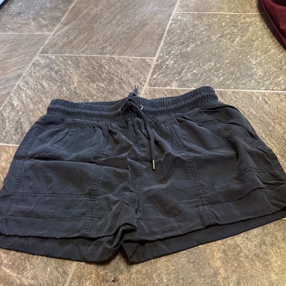 Universal Thread Black Cargo Shorts